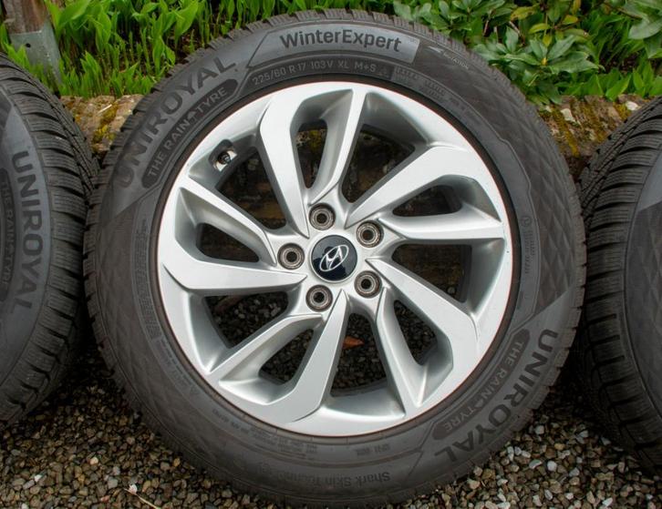 Winterbanden met velg Hyundai Tucson, Auto-onderdelen, Banden en Velgen, Band(en), Winterbanden, 17 inch, 225 mm, Personenwagen