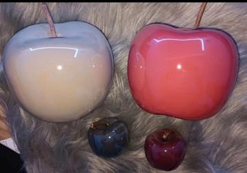 Keramiek decoratie appels - peren - lippen - kaboutertje  beschikbaar voor biedingen