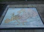 oprolbare wandkaart Europa Bergbau und industrie jaren '70, Antiek en Kunst, Ophalen, Aardrijkskunde