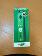 Wii Remote Plus Luigi | Wii/Wii U, Ophalen of Verzenden, Zo goed als nieuw, Draadloos, Wii-mote of Nunchuck