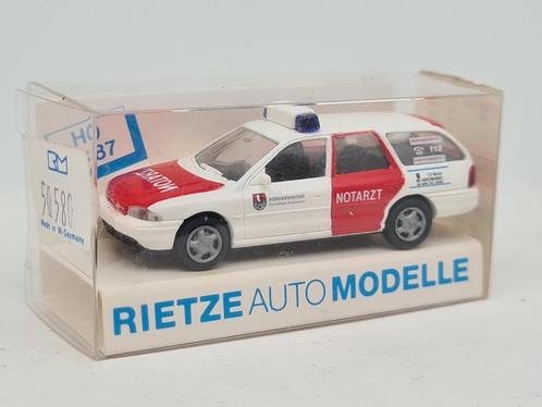 Ambulance Ford Mondeo Königswinter - Rietze 1/87, Hobby & Loisirs créatifs, Voitures miniatures | 1:87, Comme neuf, Voiture, Rietze