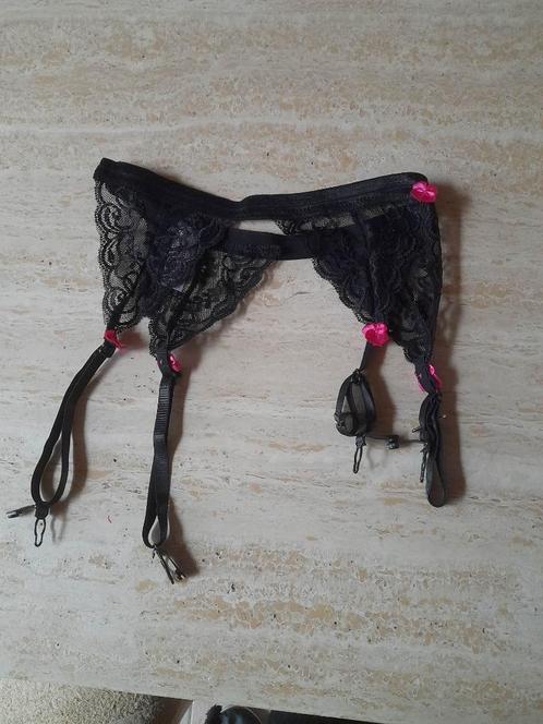 Zwarte jarretelhouder met rozestrikjes  Maat : S, Kleding | Dames, Ondergoed en Lingerie, Zwart, Ophalen of Verzenden