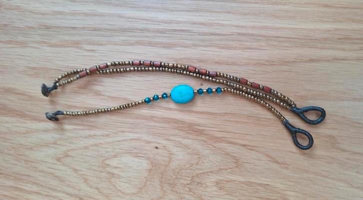 Set van 2 gouden armbanden met gekleurde kralen, Handtassen en Accessoires, Armbanden, Zo goed als nieuw, Ophalen of Verzenden