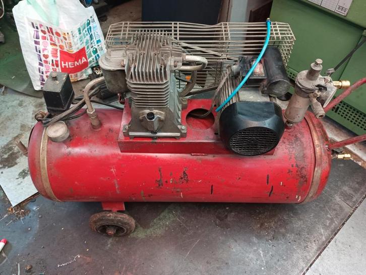 Tweecilinder compressor 220v 3 pk, Doe-het-zelf en Bouw, Compressors, Ophalen