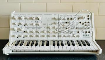MS-20 FS White Monophonic Synthesizer beschikbaar voor biedingen