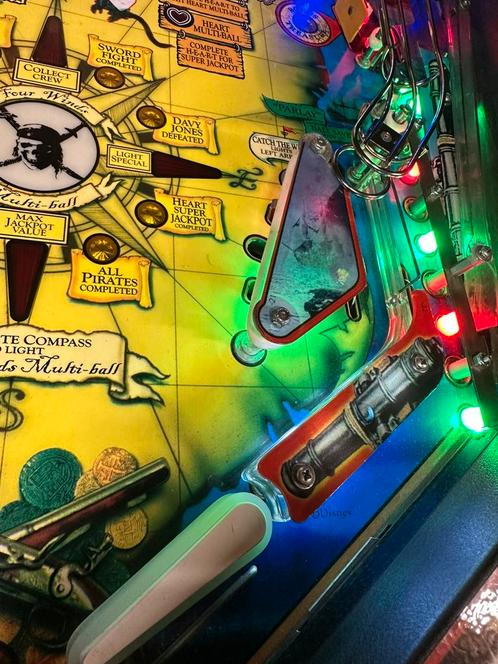 V ou E pirates des Caraïbes stern, Verzamelen, Automaten | Flipperkasten, Zo goed als nieuw, Stern, Ophalen