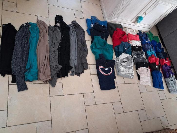 lot van 40 dames truien / gilets / golf maat S/M, Kleding | Dames, Dames-kledingpakketten, Zo goed als nieuw, Maat 36 (S), Ophalen of Verzenden