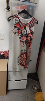 Jolie robe fleurie T38 neuve avec étiquette, Taille 38/40 (M), Autres couleurs, Au-dessus du genou, Neuf