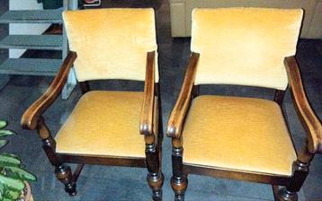 2 antieke fauteuils. Springveren in het zitvlak. beschikbaar voor biedingen