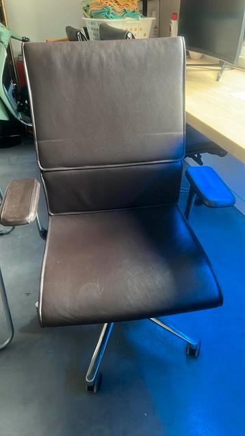 Bureau stoel beschikbaar voor biedingen