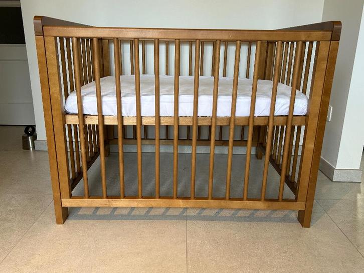 houten babypark/bedje, Kinderen en Baby's, Babyparken, Zo goed als nieuw, Rechthoekig, In hoogte verstelbaar, Ophalen