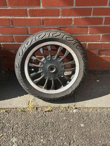 Chromé vespavelg beschikbaar voor biedingen