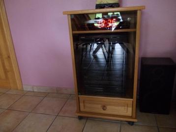 Meuble chene massif pour chaine hi-fi. beschikbaar voor biedingen
