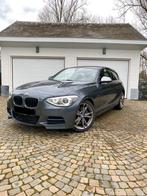 BMW M135i: Achterwielaandrijving, Lage KM en veel meer!, Te koop, Alcantara, Zilver of Grijs, Benzine