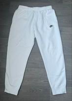Witte nike broek, Vêtements | Hommes, Vêtements de sport, Général, Taille 56/58 (XL), Enlèvement ou Envoi, Blanc
