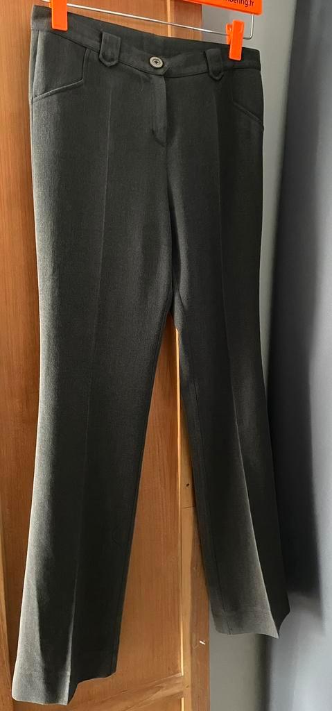 Caroline Biss 38 Knappe grijzeTailored fit broek, Kleding | Dames, Broeken en Pantalons, Nieuw, Maat 38/40 (M), Grijs, Lang, Ophalen of Verzenden