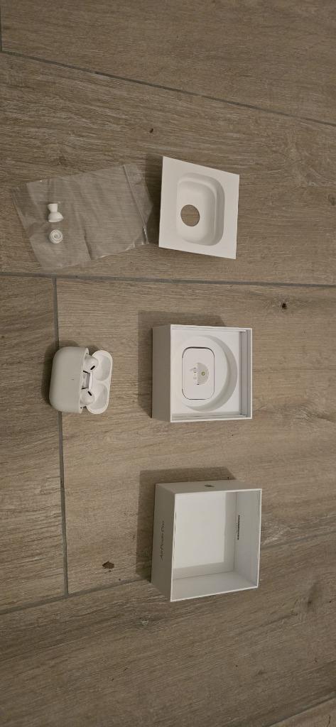 airpods pro  2 lightning, Telecommunicatie, Mobiele telefoons | Oordopjes, Gebruikt, Ophalen of Verzenden