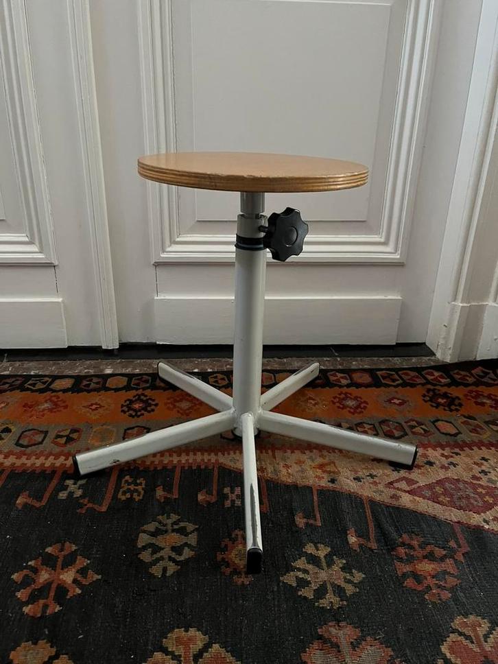 VINTAGE KRUK LABOKRUK HOUTEN ZIT METAAL, Huis en Inrichting, Krukjes, Gebruikt, IJzer, In hoogte verstelbaar, Ophalen of Verzenden