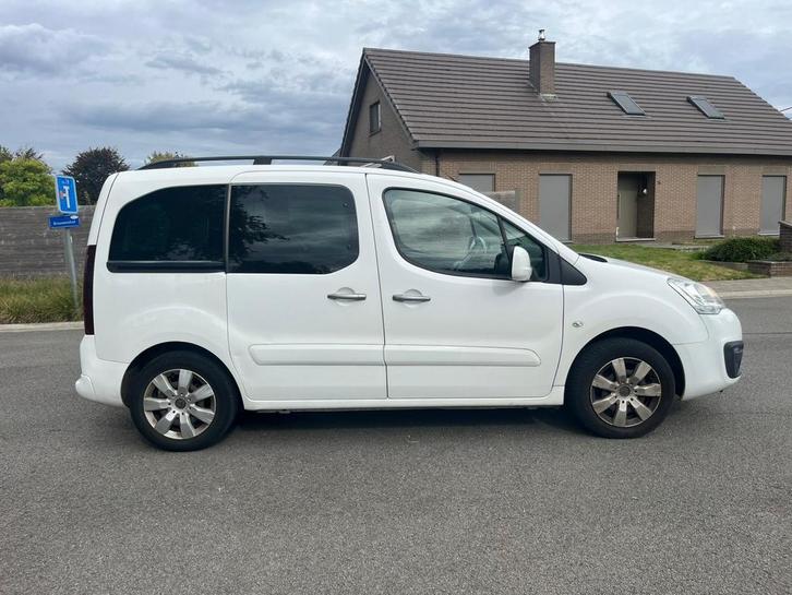 Citroen Berlingo 1.6 hdi 137000 km 06/2017 euro6b, Auto's, Citroën, Particulier, Te koop, Berlingo, 4x4, ABS, Airbags, Airconditioning