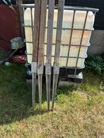4 houten pallen met ijzer houder 1.80 hout, Tuin en Terras, Schuttingen, Ophalen, Zo goed als nieuw, Hout
