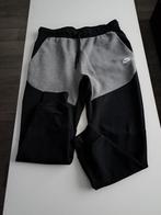 Nike broek te koop L, Vêtements | Hommes, Pantalons, Comme neuf, Enlèvement ou Envoi