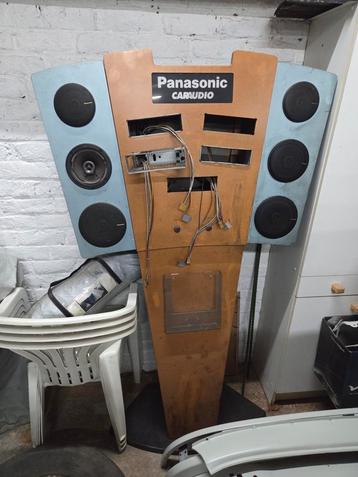 Vintage autoradio stand garage  beschikbaar voor biedingen