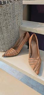 Escarpins Zara vieux rose taille 39, Kleding | Dames, Schoenen, Ophalen of Verzenden, Zo goed als nieuw, Zwart, Pumps