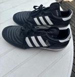 Adidas Mundial Team - maat 42, Sport en Fitness, Voetbal, Ophalen, Zo goed als nieuw, Schoenen