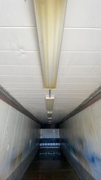 Koel container met licht binnen, Zakelijke goederen, Ophalen