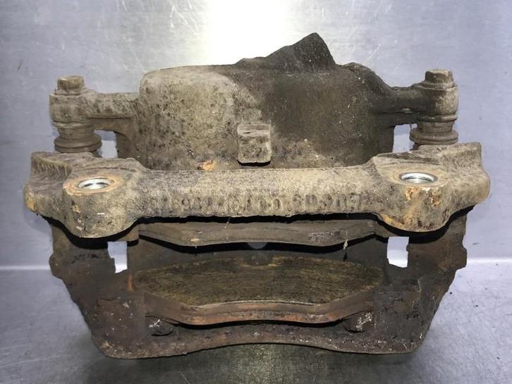 REMKLAUW RECHTS VOOR Nissan Primastar (01-2002/12-2006), Auto-onderdelen, Remmen en Aandrijving, Nissan, Gebruikt