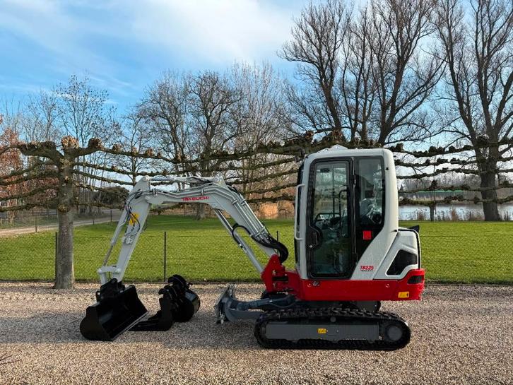 Takeuchi TB 225 Extra Minigraver / Mini Graver (bj 2025), Articles professionnels, Machines & Construction | Grues & Excavatrices