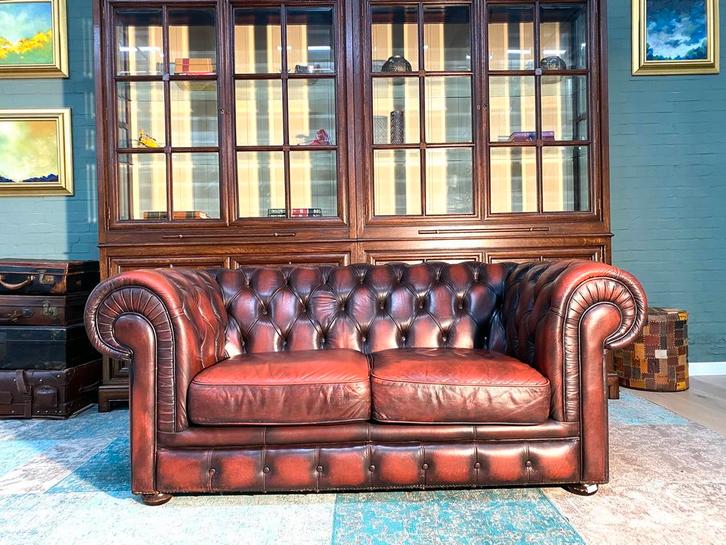 Prachtige Klassiek Chesterfield zetel roodbruin, Maison & Meubles, Canapés | Repose-pieds & Poufs, Comme neuf, Cuir, Enlèvement ou Envoi