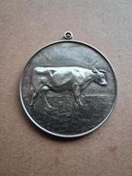 zeer oude medaille koe west vlaanderen...., Sexe inconnu