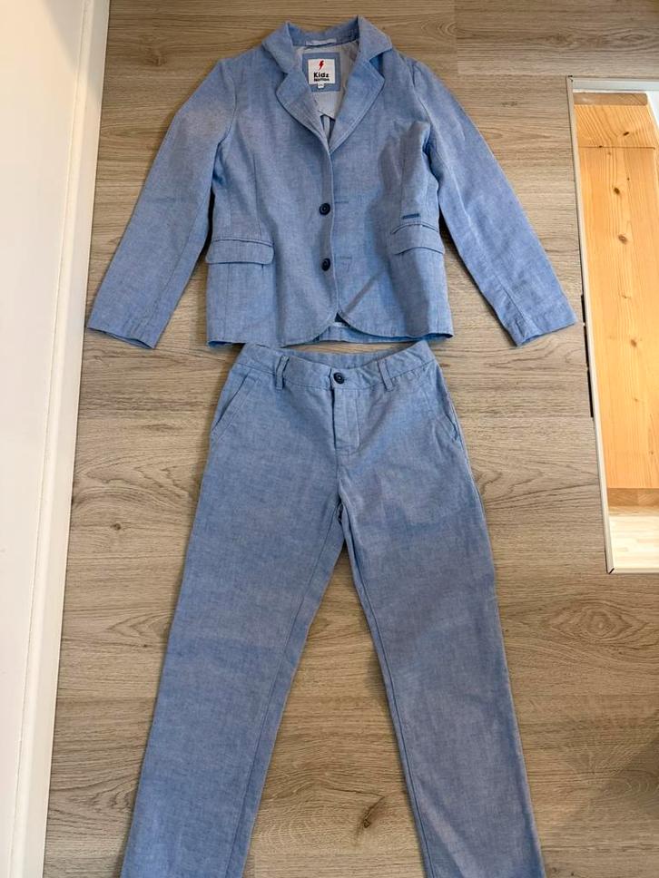 Lichtblauw kostuum 2-delig kind maat 134 merk Kidz Nation, Kinderen en Baby's, Kinderkleding | Maat 134, Zo goed als nieuw, Jongen