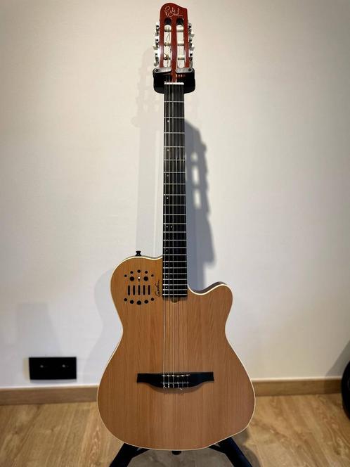 Godin Multiac Nylon Slim Cedar, Musique & Instruments, Instruments à corde | Guitares | Électriques, Neuf, Solid body, Autres marques