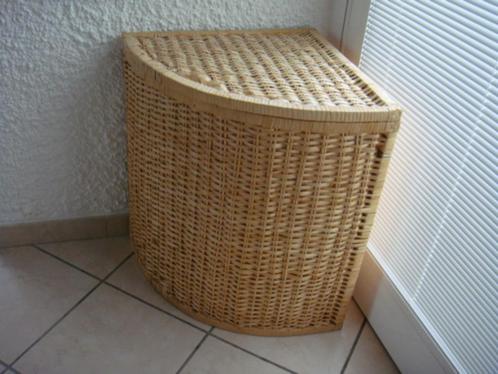 Panier à linge d'angle. Matière: Osier, Huis en Inrichting, Badkamer | Badtextiel en Accessoires, Gebruikt, Overige typen, Beige