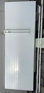 Radiateur vertical avec porte serviette, Bricolage & Construction, Chauffage & Radiateurs, Comme neuf, Moins de 60 cm, Radiateur