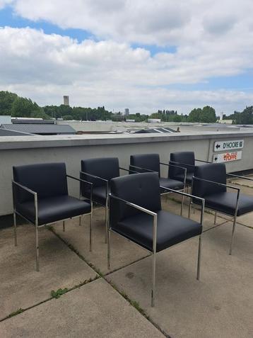 chaises vintage square simili cuire beschikbaar voor biedingen