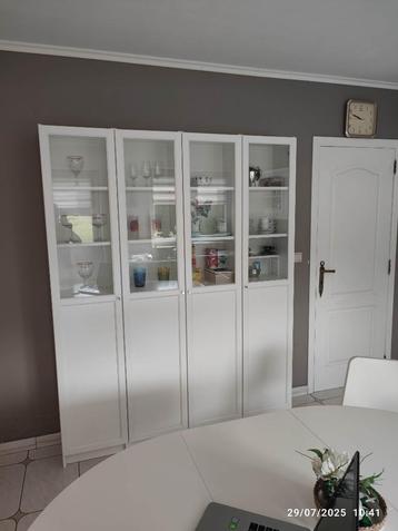 Meubels, ronde en ovale tafel + 4 stoelen beschikbaar voor biedingen