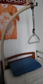 LIT MEDICAL ÉLECTRIQUE AVEC MATELAS A RESSORT  ET PEROQUET, Diversen, Verpleegmiddelen, Ophalen, Gebruikt