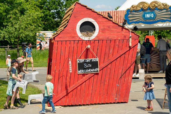 Levensgroot nestkastje /decor theater / tuinhuis / speelhuis, Kinderen en Baby's, Speelgoed | Buiten | Speelhuisjes, Gebruikt