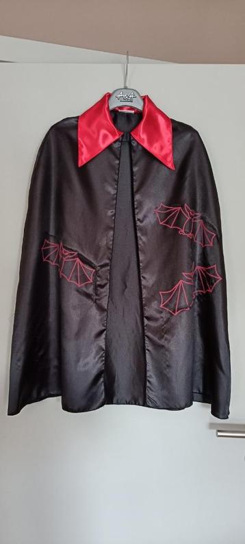 Vampier cape voor kind +/-  6 tot 10 jaar beschikbaar voor biedingen