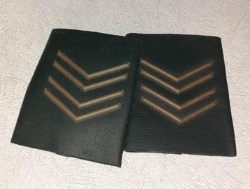 Militaria vintage insigne embleem rang eerste sergeant beschikbaar voor biedingen