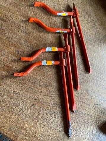 4 x ronde haringen metselaarsbroche 26 x 15,5 cm beschikbaar voor biedingen