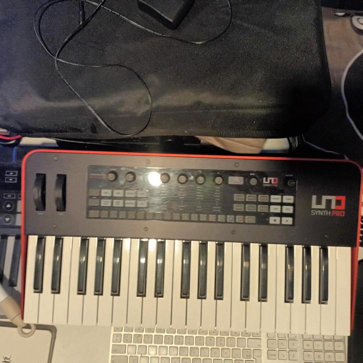 Synths, Musique & Instruments, Claviers, Comme neuf, Roland, Enlèvement ou Envoi