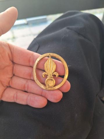 Franse Vreemdelingen Ligioen cap badge beschikbaar voor biedingen