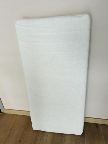 Baby matras Aerosleep 60 x 120 + matrasbeschermer beschikbaar voor biedingen