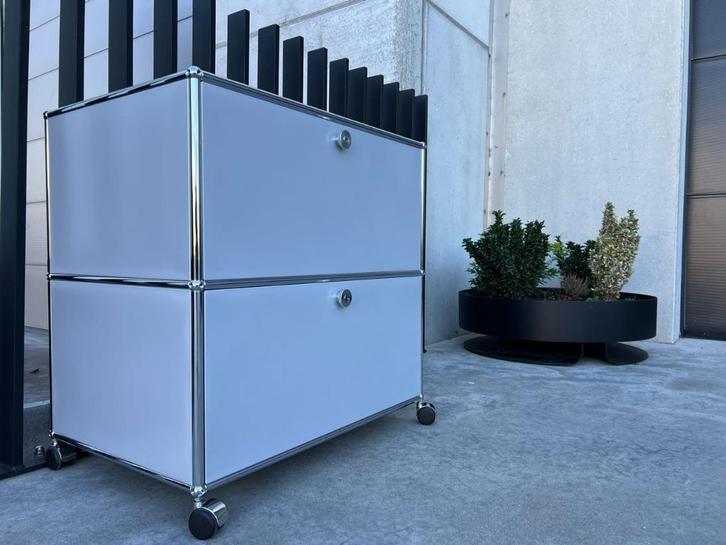 Usm haller kast, Huis en Inrichting, Kasten | Dressoirs, Zo goed als nieuw, 50 tot 100 cm, 50 tot 75 cm, Met lade(s), Met deur(en)