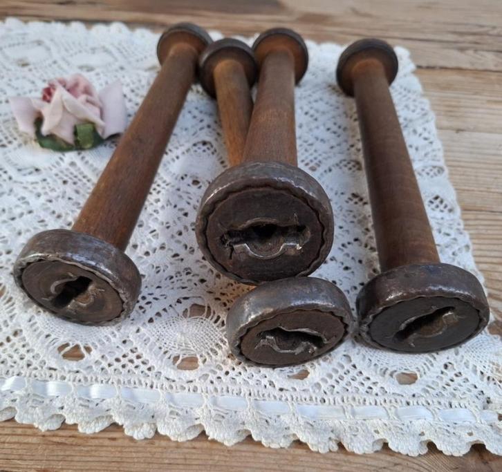 Nog 1 Lange oude Franse bruine doorleefde houten klos, Antiek en Kunst, Curiosa en Brocante, Ophalen of Verzenden