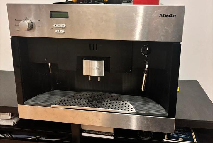 Machine à café encastrable Miele – Année 2003 – À réparer, Electroménager, Cafetières, Ne fonctionne pas, Café en grains, Cafetière
